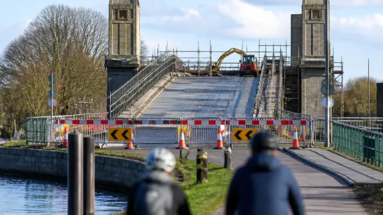 Le pont de Ranville rouvrira début décembre, une seconde fermeture prévue pour créer une piste cyclable