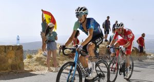 Éloges pour le nouveau leader : « Il a maîtrisé la pluie du Giro, la chaleur de la Vuelta et le froid des Mondiaux »