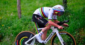 Evenepoel teste un équipement ‘nouveau et plus rapide’