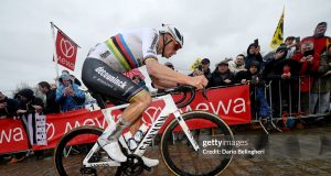Ils cherchent à empêcher Van der Poel de manquer le Mondial