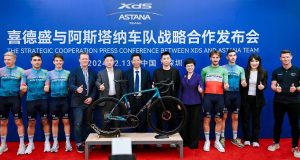 XDS Astana dévoile sa nouvelle tenue