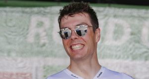 Étudie la médecine tout en formant des sprinteurs