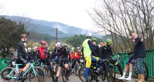 Chaos en course : les équipes de tête se retirent en raison de l’insécurité.