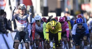 L’UCI sanctionne pour la première fois une célébration sur la ligne d’arrivée.