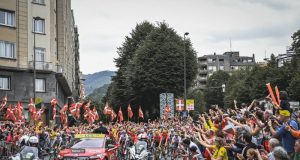 Le chef d’équipe critique le départ du Tour en dehors de la France.