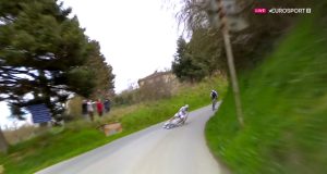 VIDÉO : Chute de Pogacar à Strade Bianche !