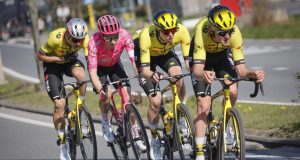 Ils exagèrent et protègent Van Aert : « J’aurais dû anticiper ses crampes »