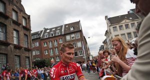Un autre pays se joint à la course pour accueillir le Tour.