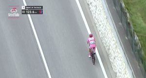 VIDÉO : Del Toro contre-attaque pour se défendre à 123 km de l’arrivée !